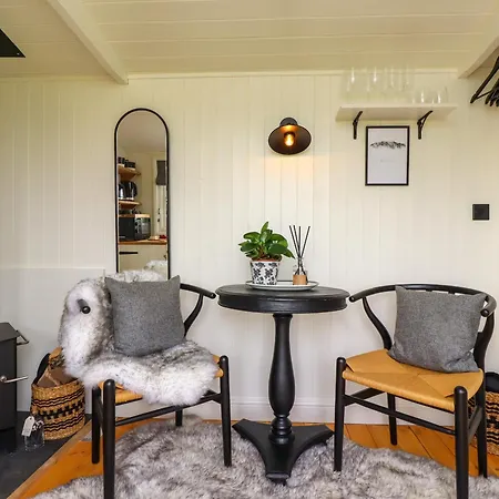 Ling Farm Retreat *